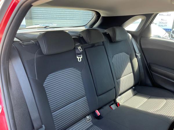 Kia Ceed Photo autoimg-f44b19d52a9b7d6ed3d14816c35500214ab50052.jpg