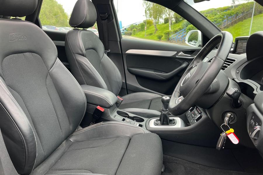 Audi Q3 Photo autoimg-f44b9410146039024785a2b114413a919883b687.jpg