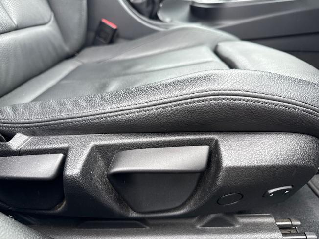 BMW 3 Series Photo 28