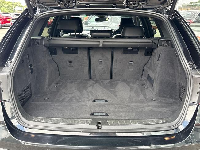 BMW 3 Series Photo 12