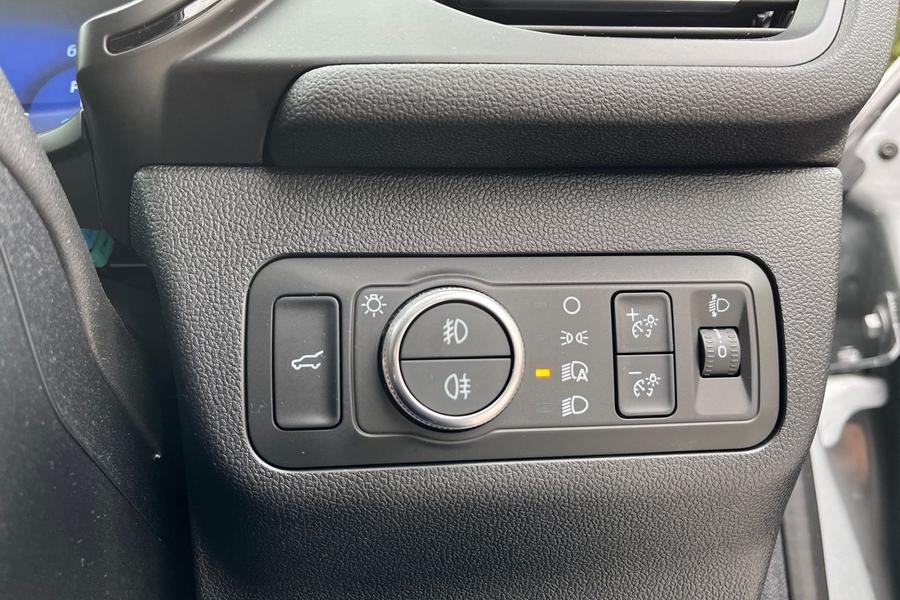 Ford KUGA Photo autoimg-f458dd6e68a50f9d619be77fc9880c3c5ffd449b.jpg