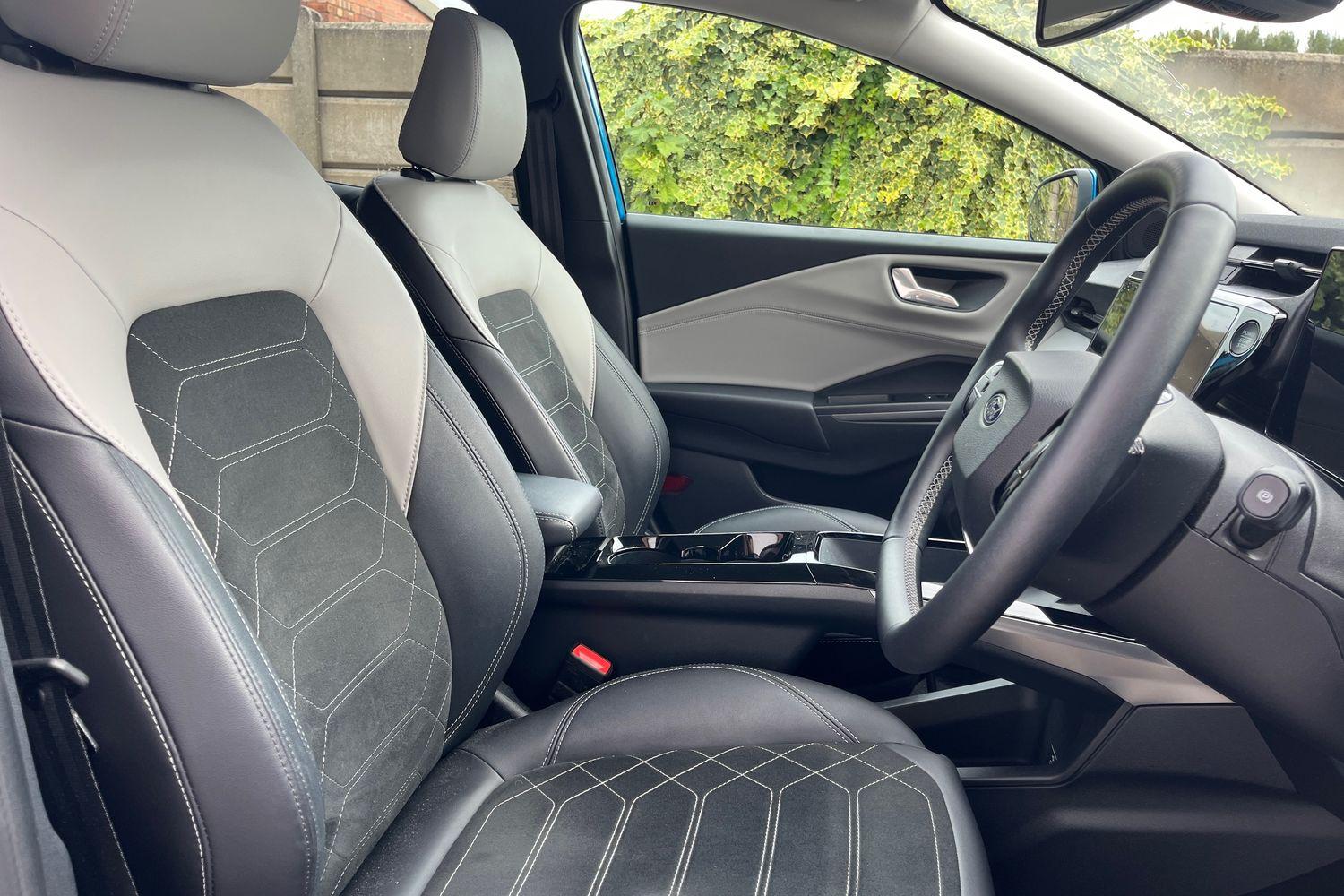Ford Puma Gen-E Photo 16