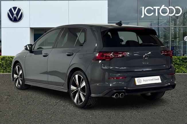 VOLKSWAGEN Golf Photo 3