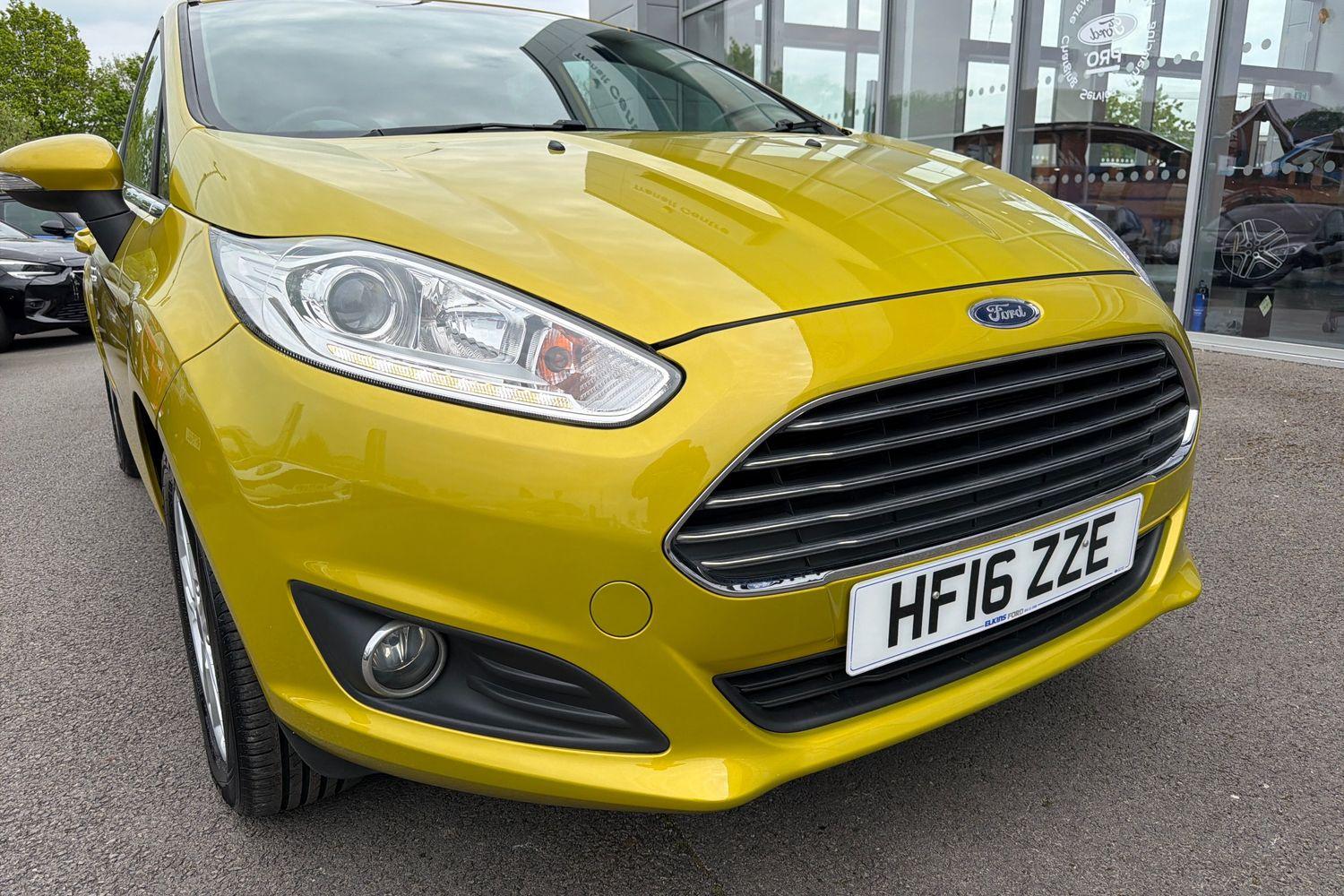 Ford FIESTA Photo 32