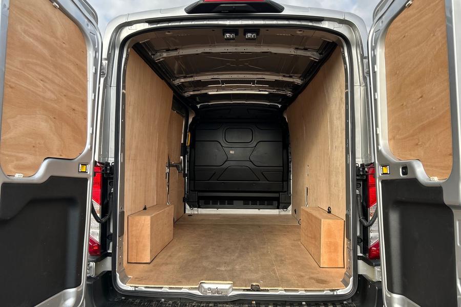 Ford TRANSIT Photo autoimg-f46168decaedb5f79c0e1239a4b2feb5bf4190d8.jpg
