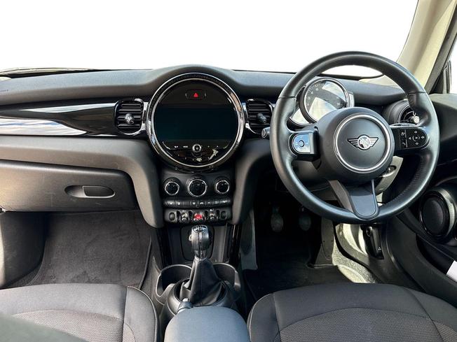 MINI Hatch Photo 10