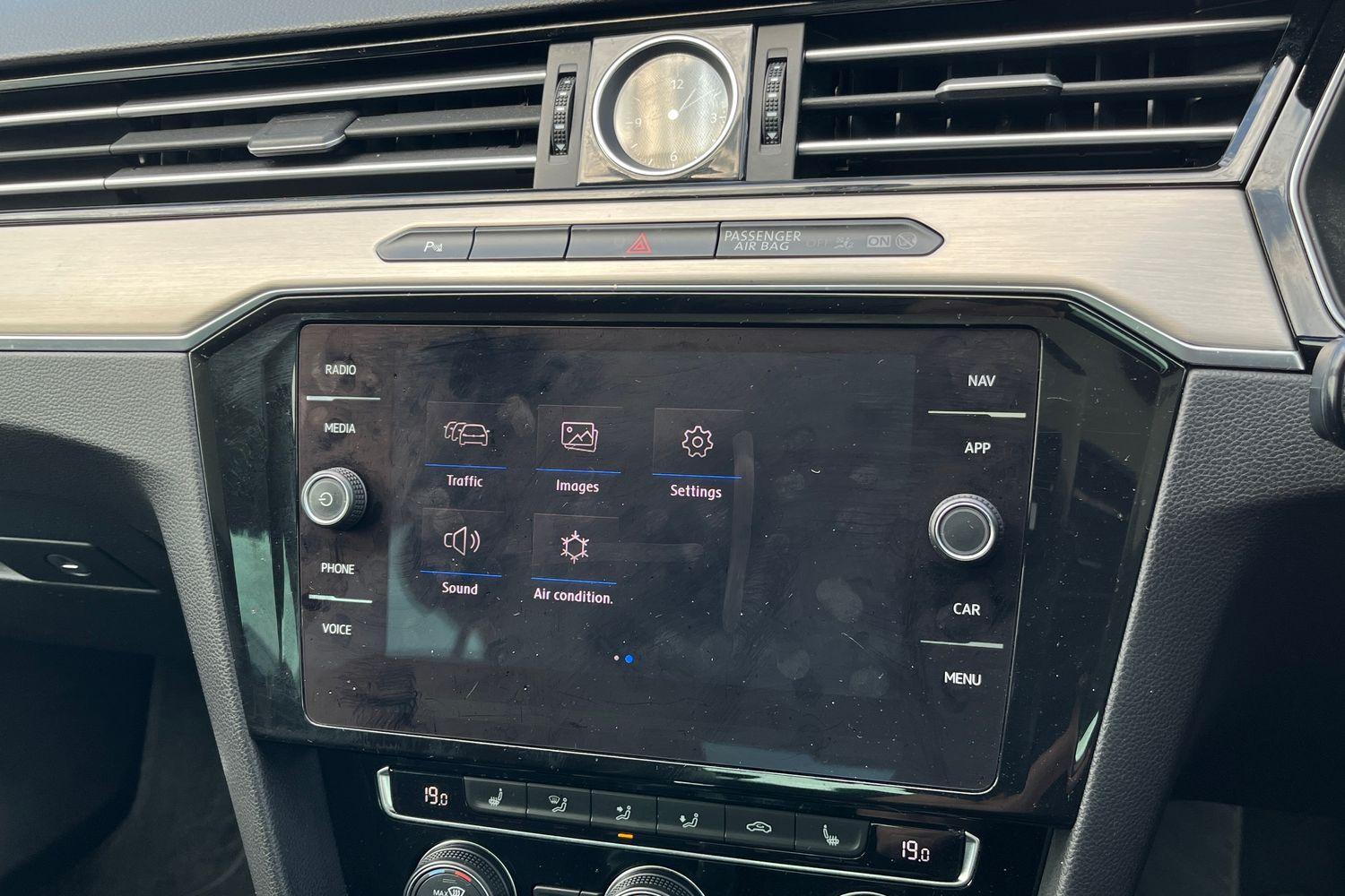 Volkswagen PASSAT Photo 31