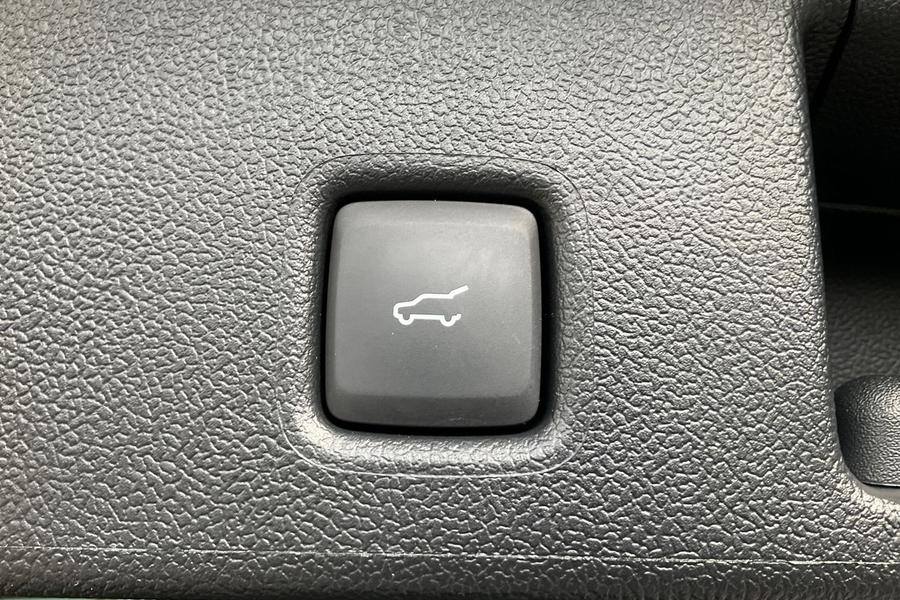 Ford Kuga Photo autoimg-f463fab30fc67f5ef18ab01ae61352435035166b.jpg
