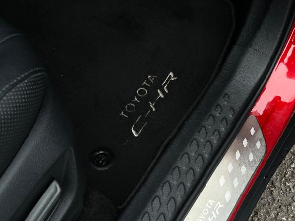 Toyota C-HR Photo autoimg-f46de7a898967ac3b3ddabaf8f894c59f8e65857.jpg