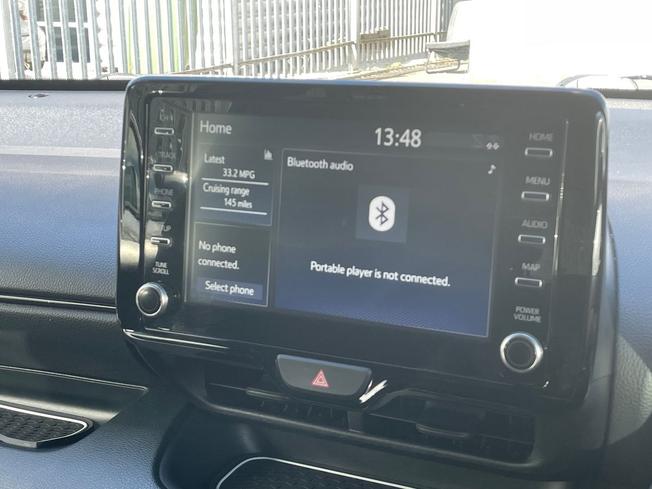 TOYOTA Yaris Photo 14