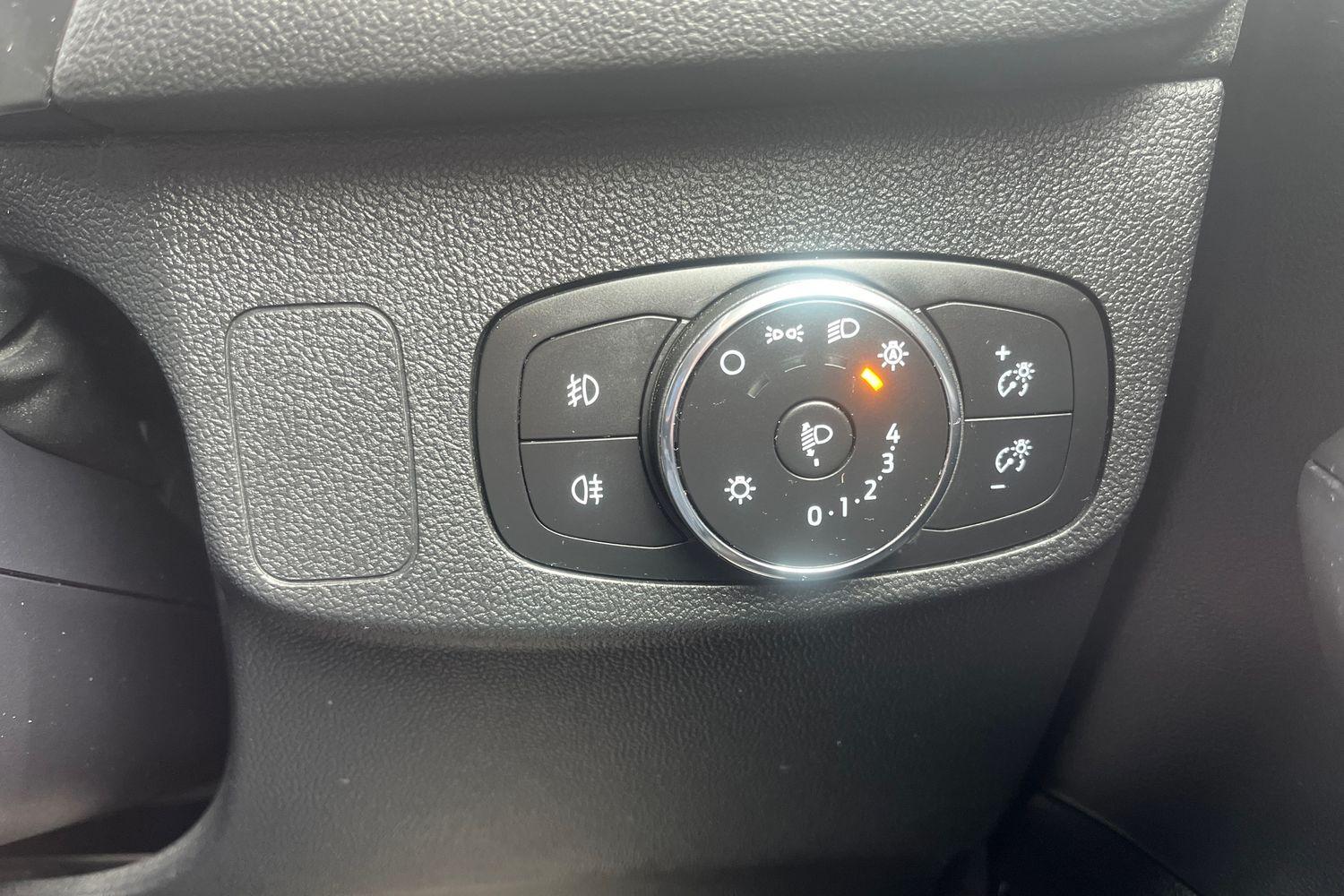 Ford FOCUS Photo 24