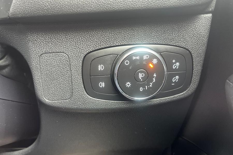 Ford FOCUS Photo autoimg-f472fac806c1dc4f0c777d7d3125ee8f82f1eb01.jpg