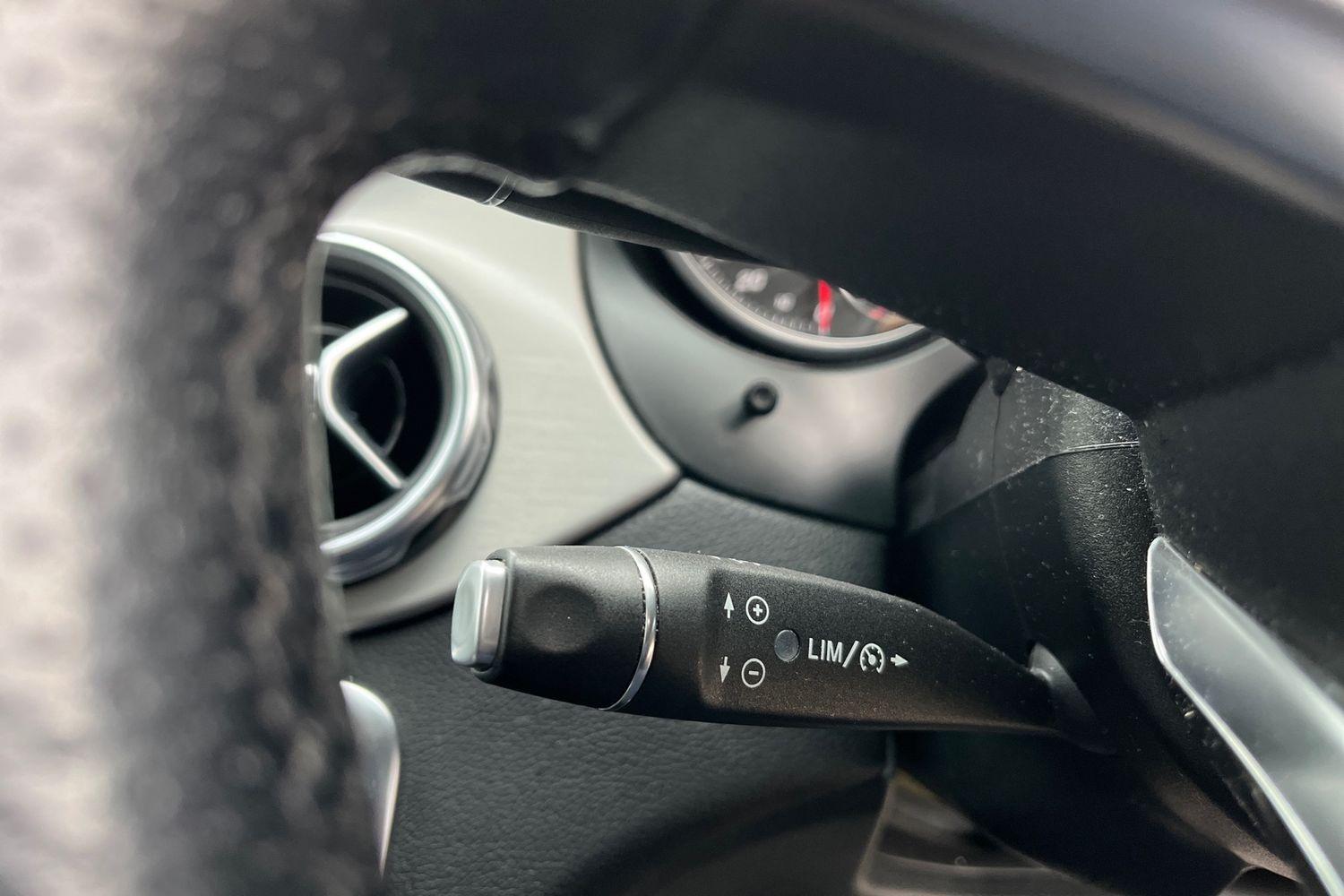 Mercedes-Benz GLA Photo 28