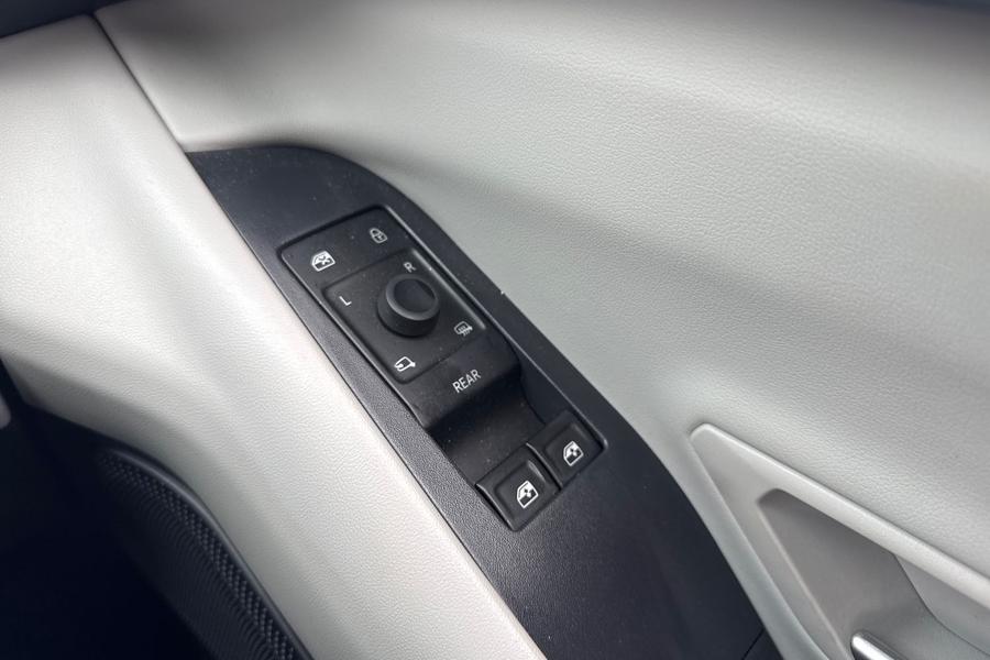 Ford EXPLORER Photo autoimg-f4845567d84e0c308d8ecbeb64cb856a7908b6f3.jpg