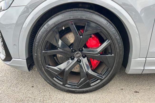AUDI Rsq8 Photo 26