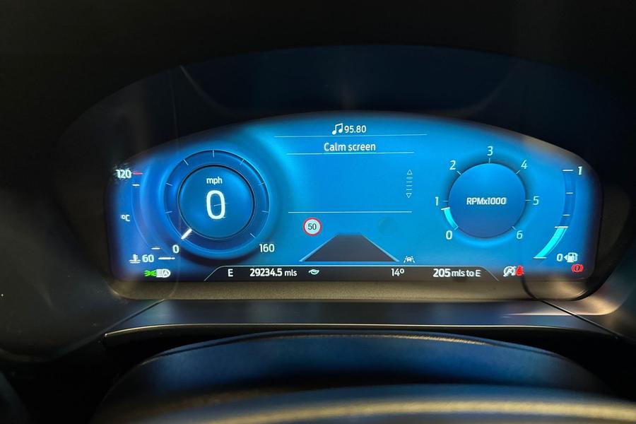 Ford KUGA Photo autoimg-f48a994b8755bdb2809ff6c3256fa35c0d43d3a5.jpg