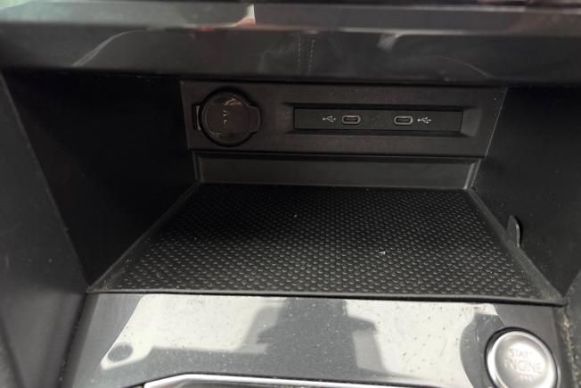 VOLKSWAGEN Tiguan Photo 32