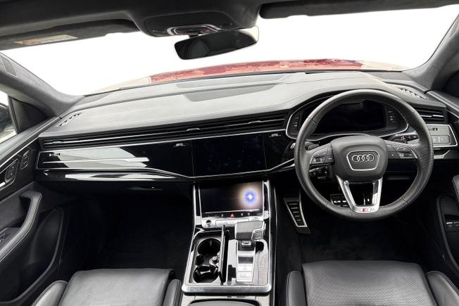 AUDI Q8 Photo 10