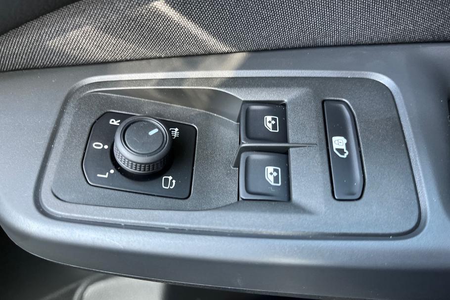 Used FORD TRANSIT CONNECT YF25BKZ 21