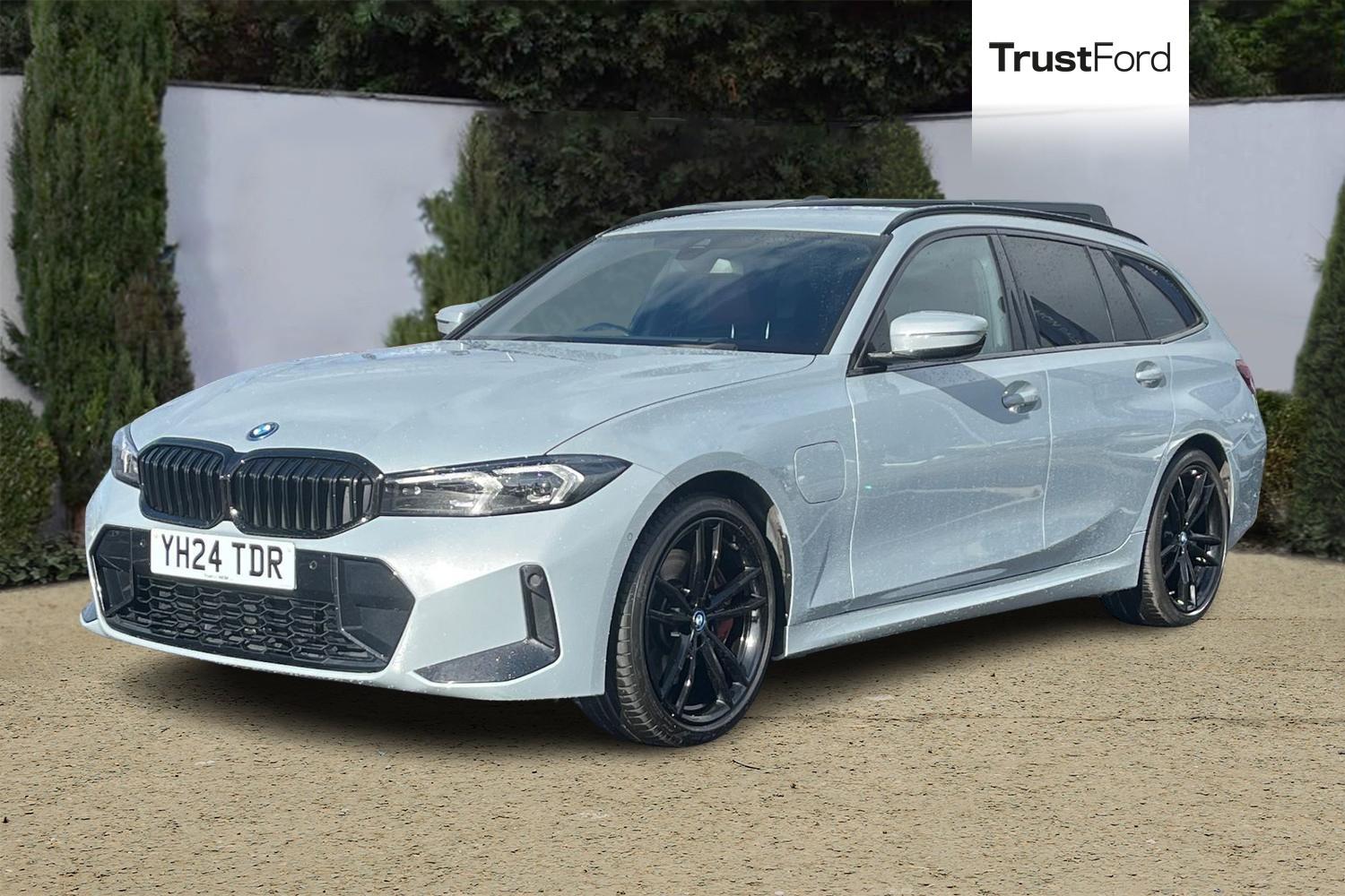 BMW 3 Series Photo 4
