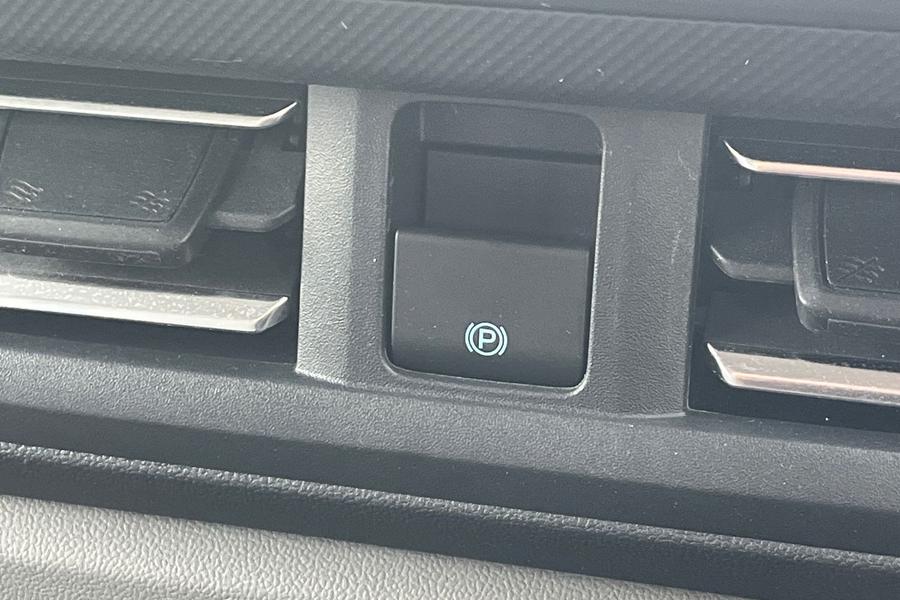Ford E-TRANSIT CUSTOM Photo autoimg-f4968c8aa5f8ea64faca060aeab22002a4db28dd.jpg
