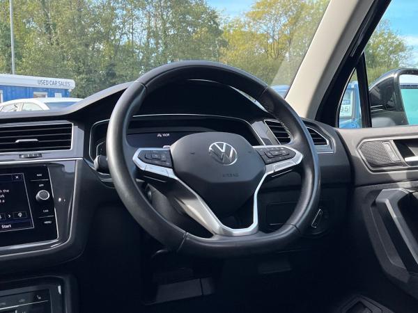 Volkswagen Tiguan Photo autoimg-f49ab696854fb3c702932752f35b61436fb327ff.jpg
