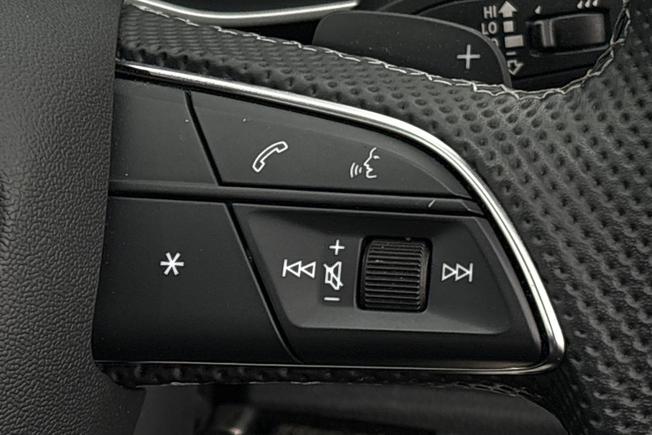 AUDI Q3 Photo 17