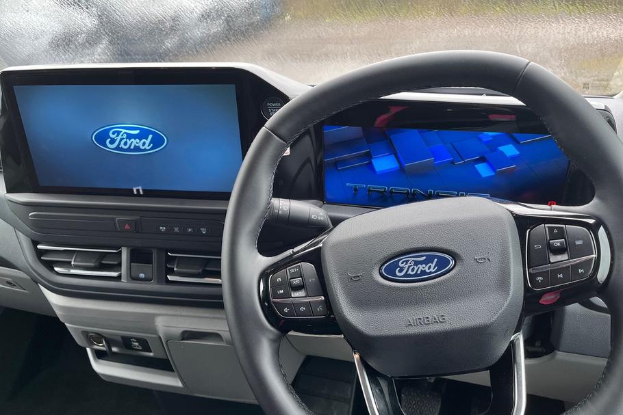 Used Ford TRANSIT CUSTOM WO25UPX 29