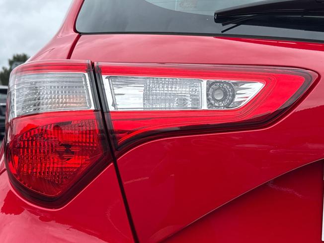 TOYOTA Yaris Photo 34