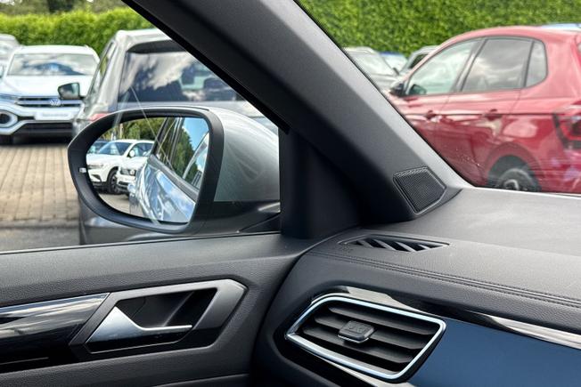 VOLKSWAGEN T-Roc Photo 42