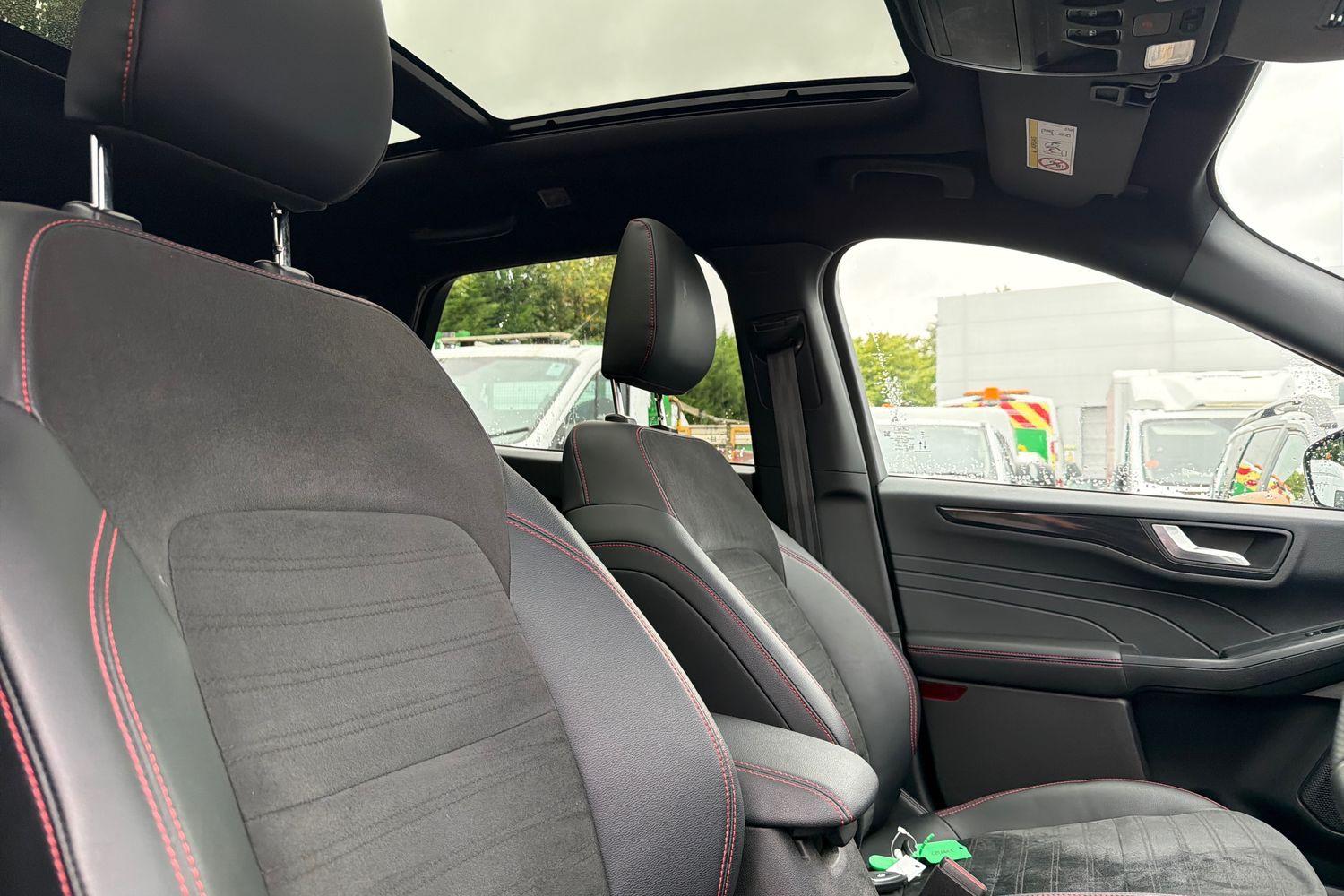 Ford KUGA Photo 16