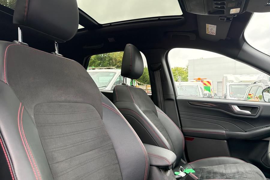 Ford KUGA Photo autoimg-f4ad73bbf8a7568d940f9f0ce67e5099b99d8e24.jpg