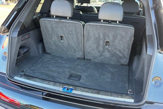 AUDI Q7 Photo 56