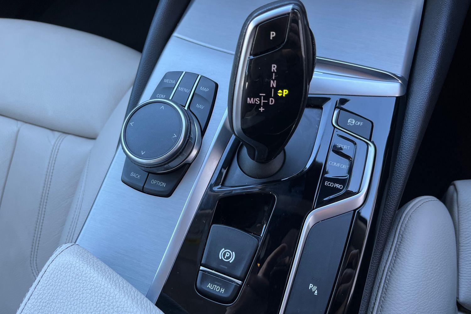 BMW 5 SERIES Photo 36