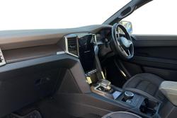 VOLKSWAGEN Amarok Photo 2