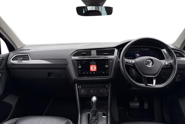 VOLKSWAGEN Tiguan Photo 10