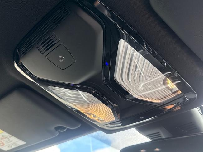 BMW 3 Series Photo 36