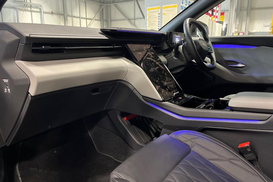 Ford Explorer Photo autoimg-f4b470950370fdd7a655f92306a6c96195c3b8be.jpg