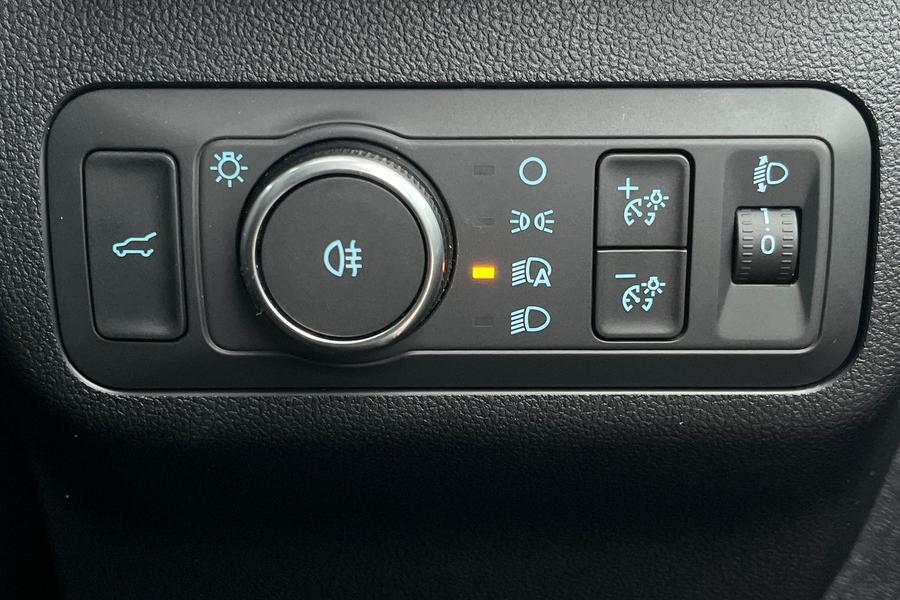 Ford KUGA Photo autoimg-f4bc8a4f2327497d374f3d4ace89bd11389ee424.jpg