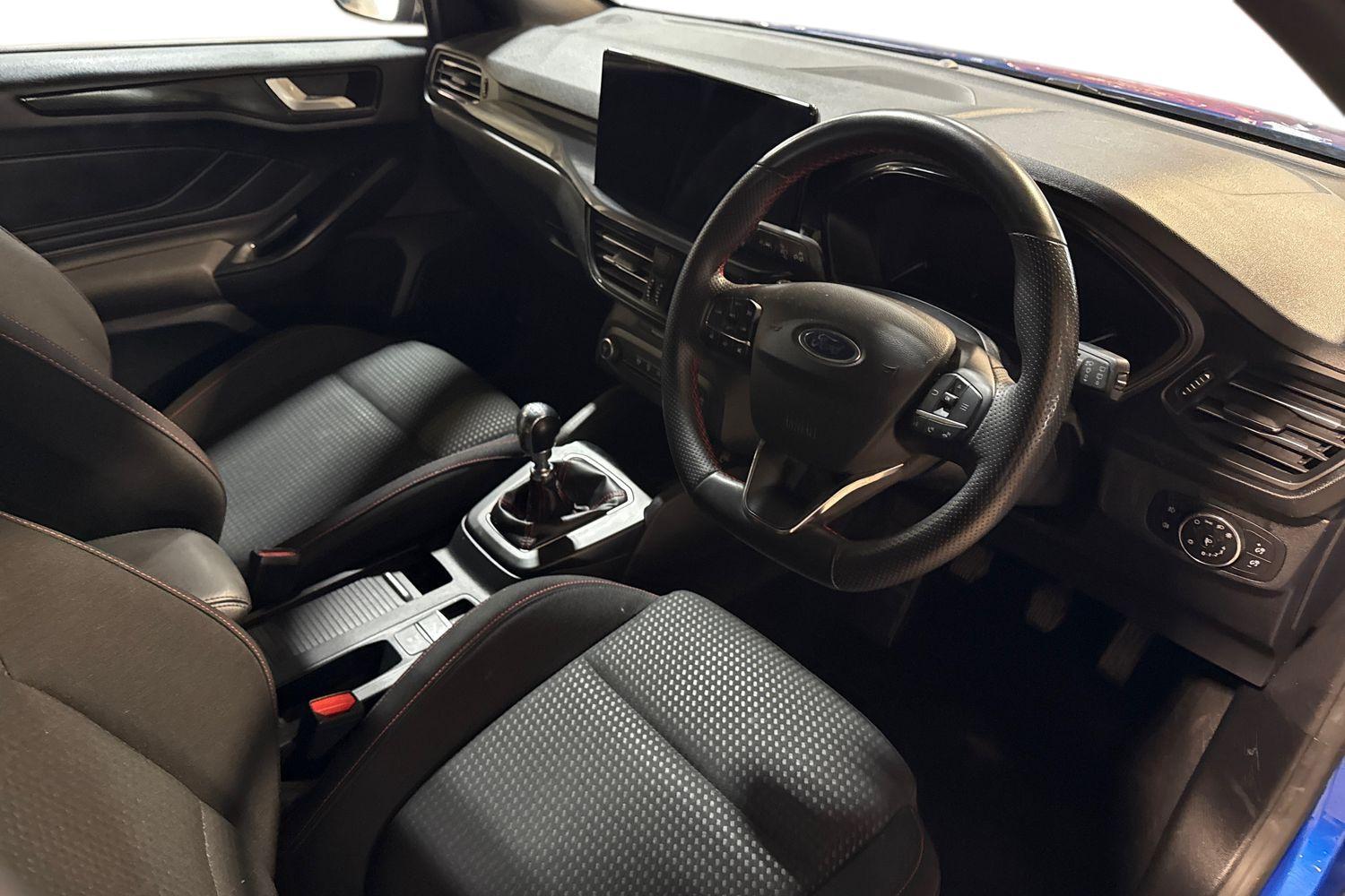 Ford FOCUS Photo 8