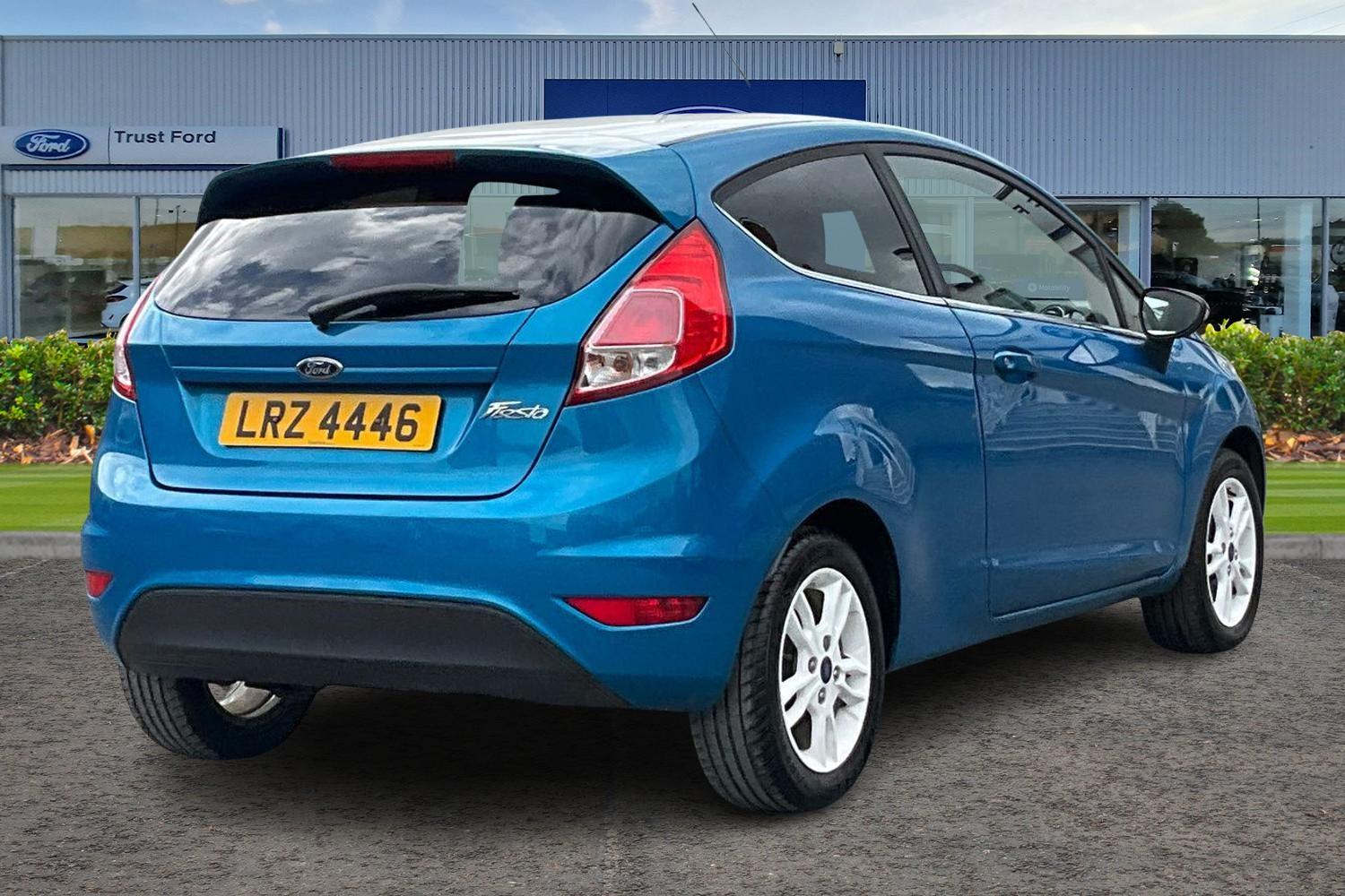 Ford FIESTA Photo 3