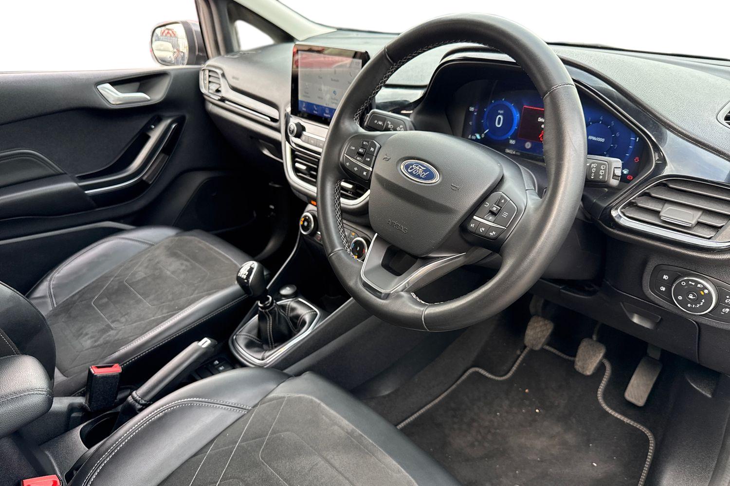 Ford FIESTA Photo 8