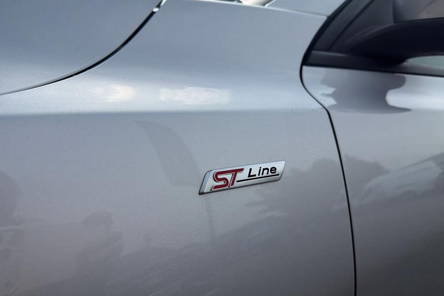 Ford FOCUS Photo autoimg-f4d016d0db9cd1bf651260881291808b799ca918.jpg