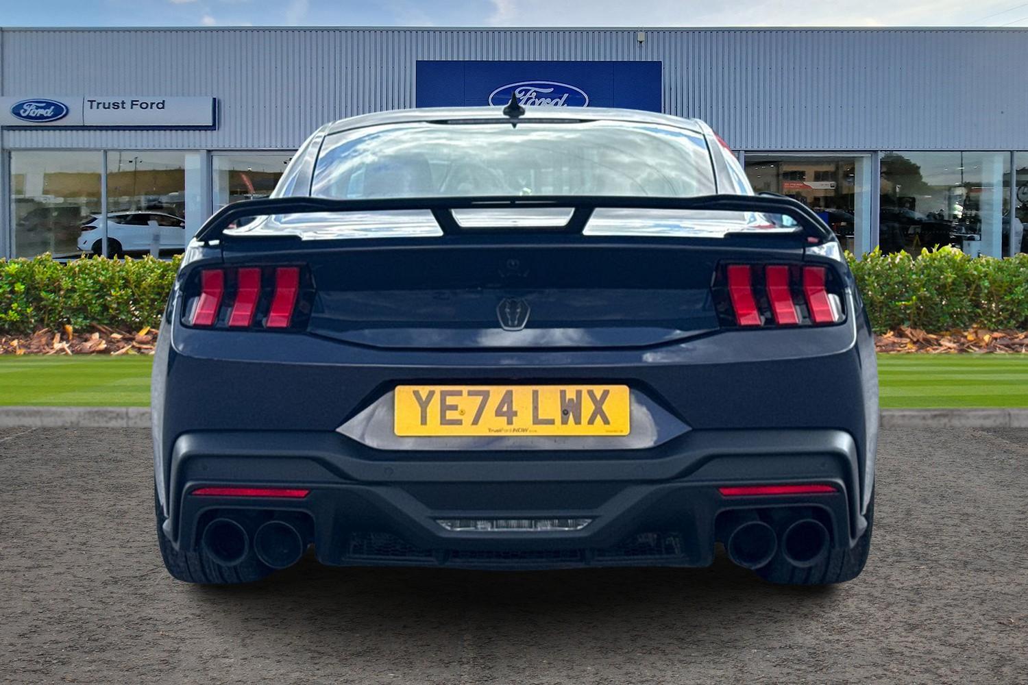 Ford MUSTANG Photo 6