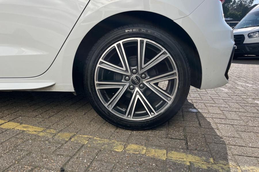 Audi A1 Photo autoimg-f4d400e1622c6dba75de3d710f52049d4578a835.jpg