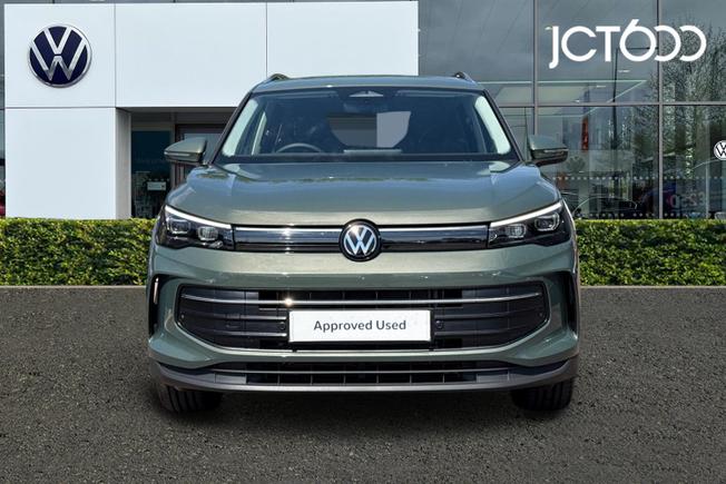 VOLKSWAGEN Tiguan Photo 8