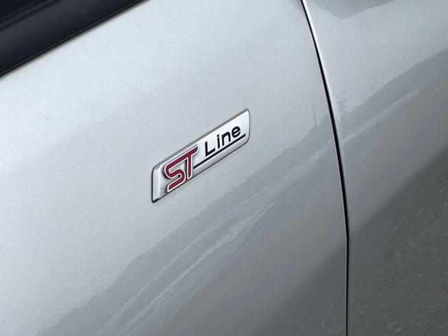 FORD Fiesta Photo 22
