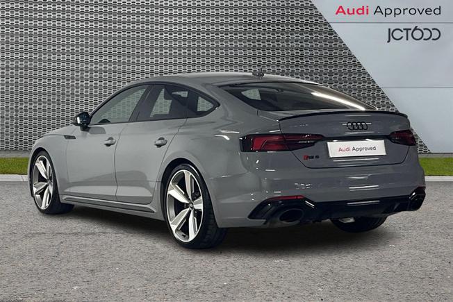 AUDI RS5 Photo 3