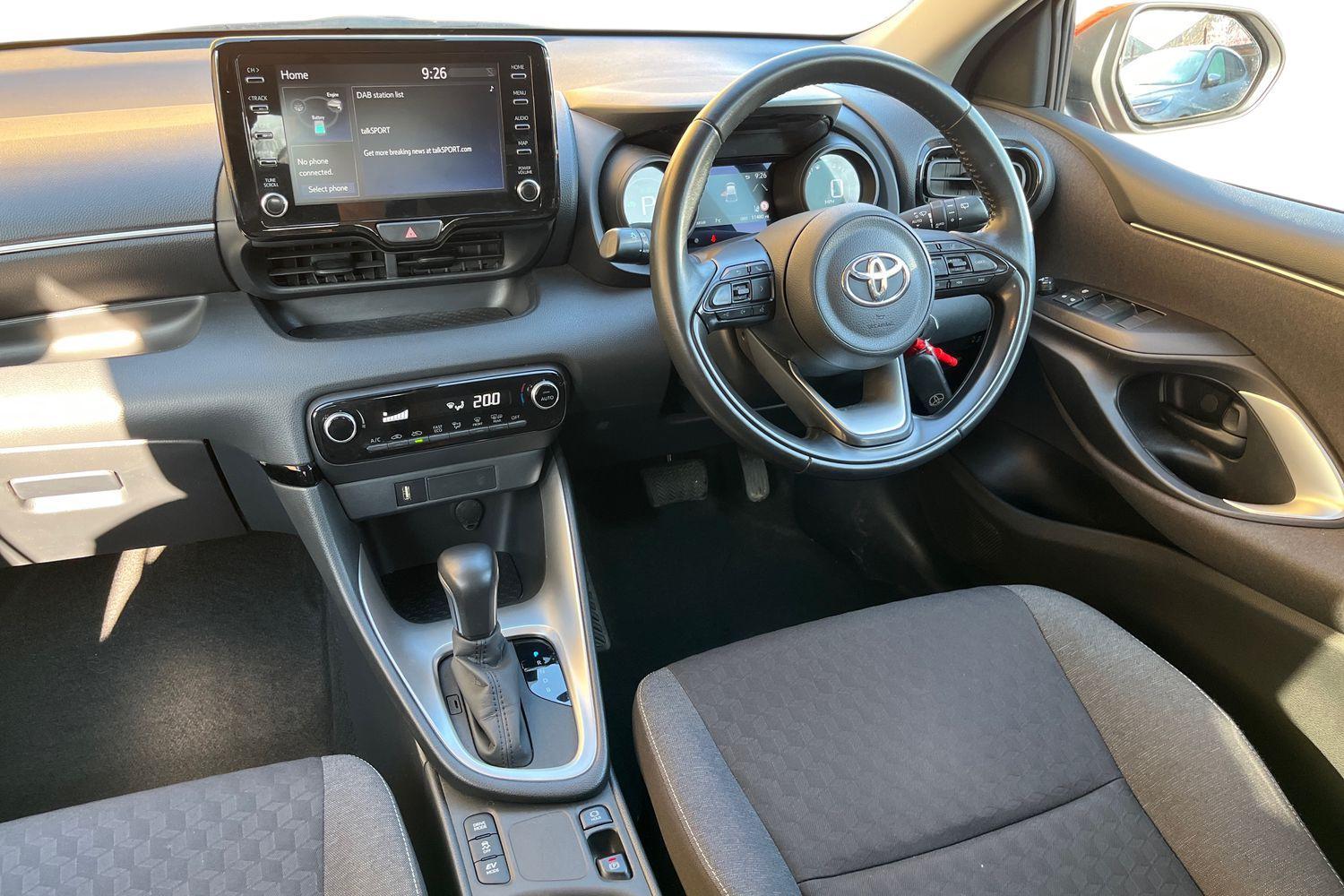 Toyota YARIS Photo 10