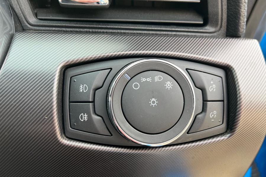 Ford Mustang Photo autoimg-f4df6332fa46b73398ce806c5c9d7152d918f619.jpg